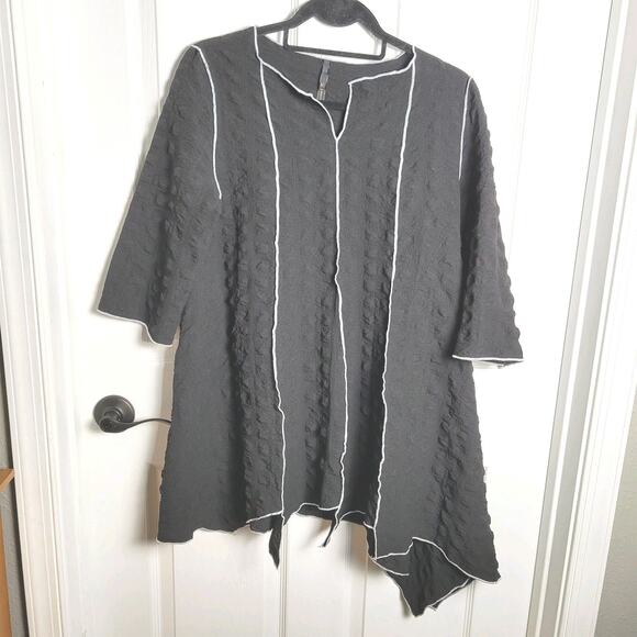 IC by Connie K Top Black Medium Textured Tunic Asymmetrical Boho Lagenlook - Picture 1 of 11